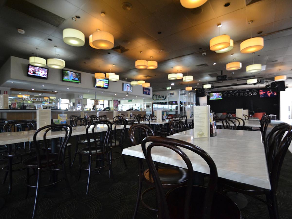The Oaks Hotel Motel Albion Park Buitenkant foto