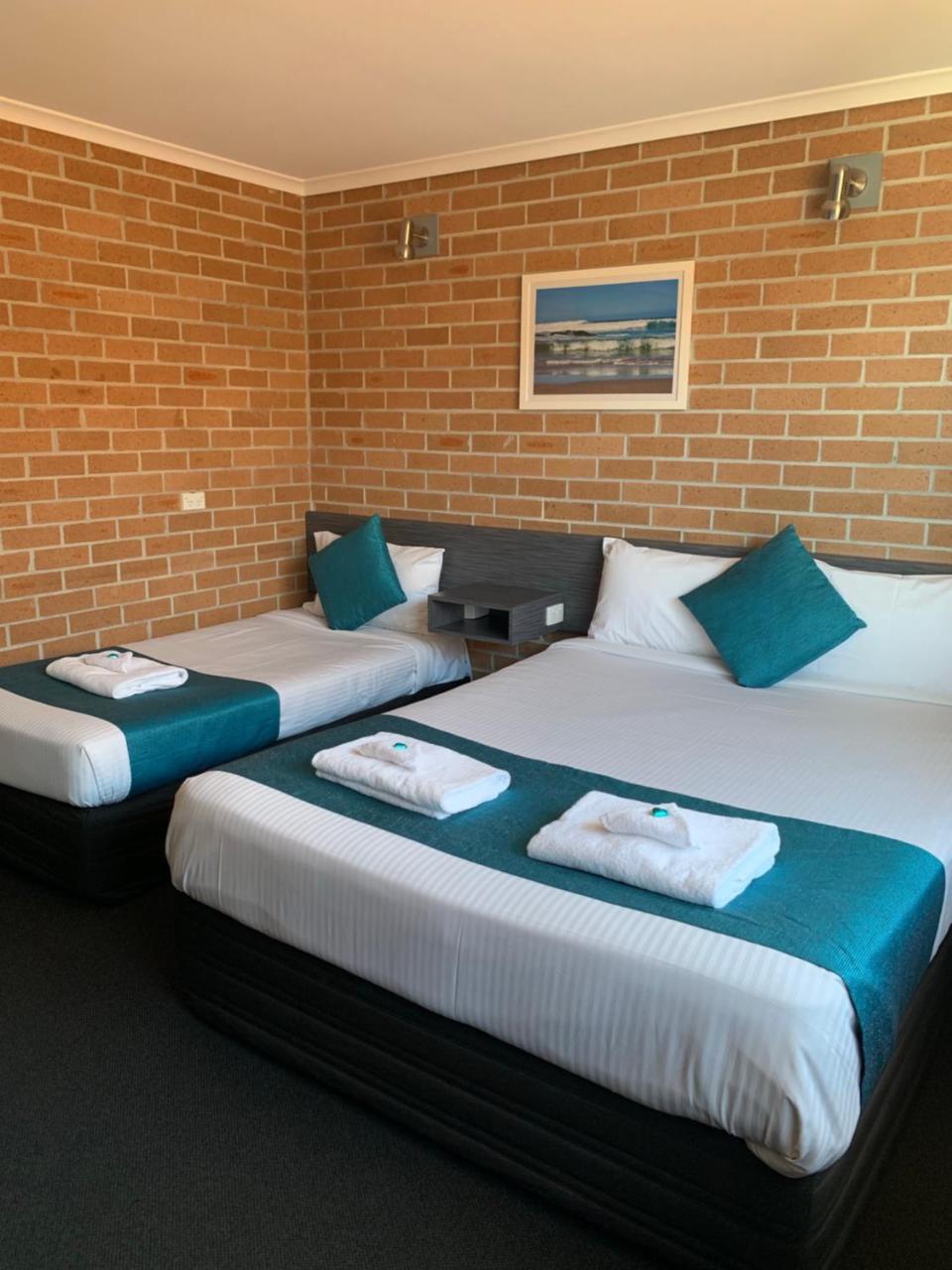 The Oaks Hotel Motel Albion Park Buitenkant foto