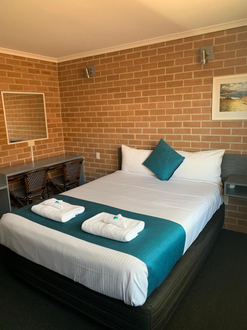 The Oaks Hotel Motel Albion Park Buitenkant foto