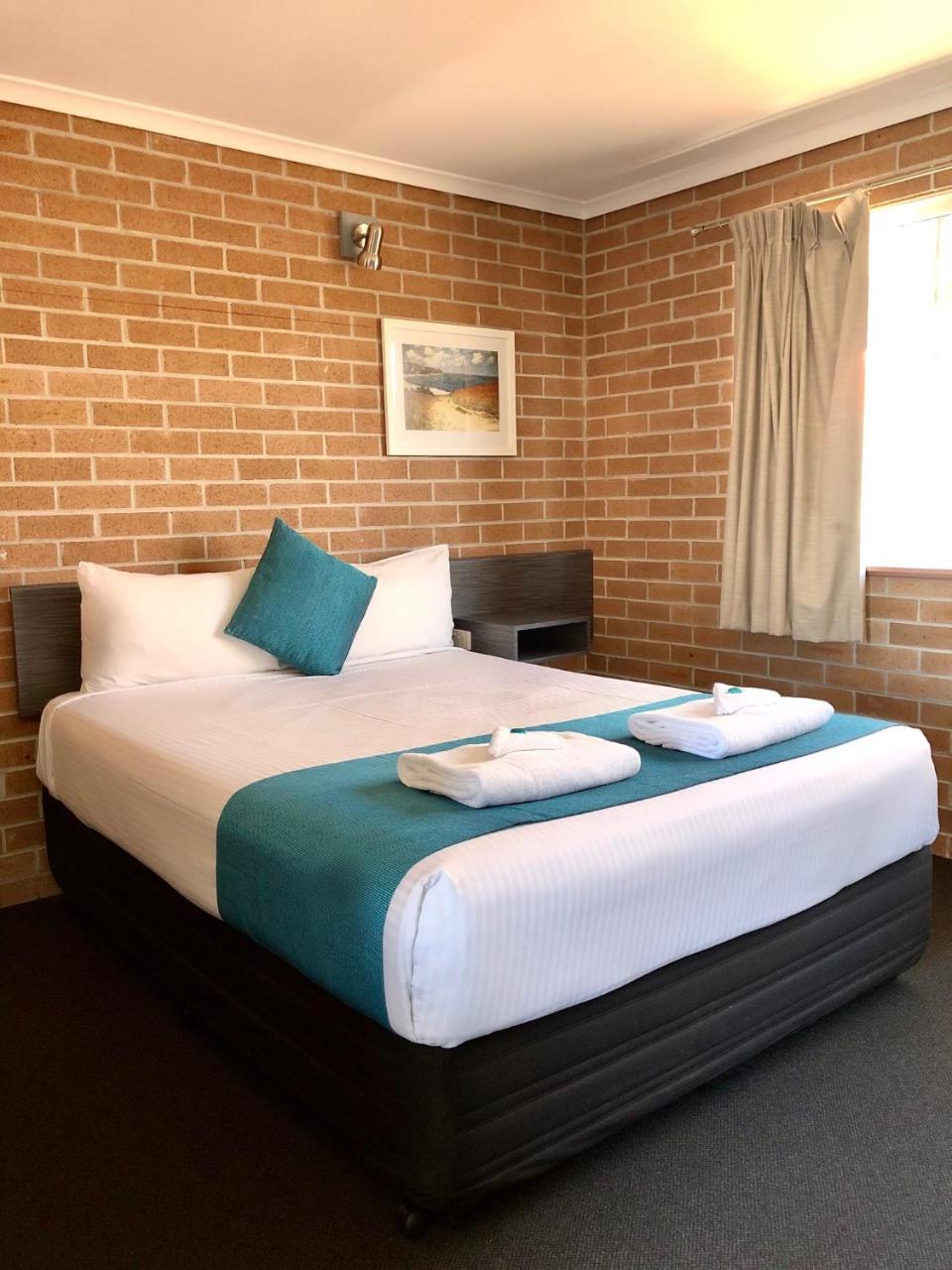 The Oaks Hotel Motel Albion Park Buitenkant foto