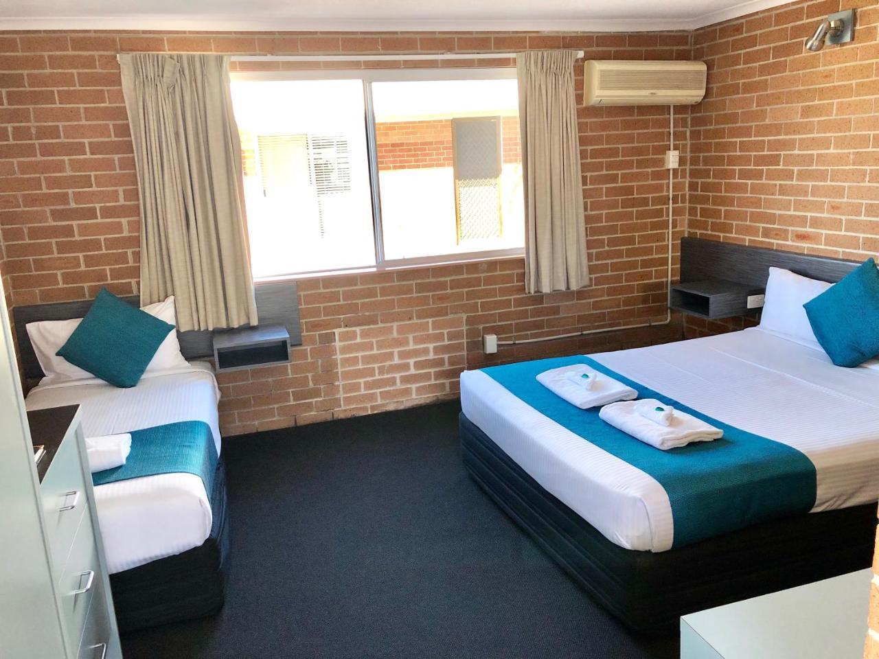 The Oaks Hotel Motel Albion Park Buitenkant foto